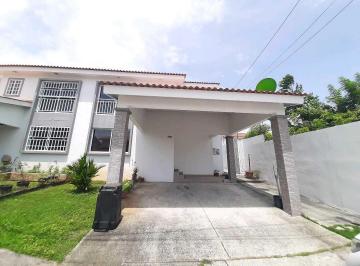 Casa · 150m² · 3 Recámaras · 2 Estacionamientos · Alquilo Casa en La Chorrera Costa Verde PH Versalles
