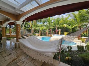 Casa · 350m² · 3 Recámaras · 4 Estacionamientos · Venta Casa en Clayton Amoblada 450 m² con Piscina Clayton Village