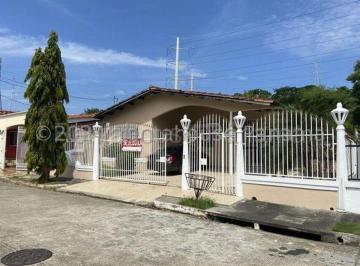 Casa de 3 habitaciones, San Miguelito · Casa en Alquiler en Altos de Panamá.