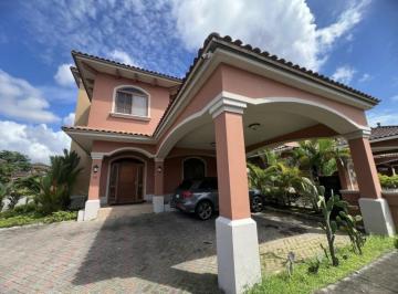 Casa · 421m² · 4 Recámaras · 4 Estacionamientos · Casa en Costa Sur | Amplio Espacio, Amenidades y Seguridad 24/7