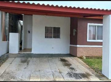 Casa · 130m² · 3 Recámaras · 2 Estacionamientos · Alquilo Casa en La Chorrera La Arboleda PH Los Avellanos