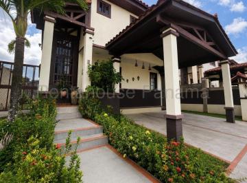 Casa de 3 habitaciones, Panamá · Venta Casa Las Cumbres