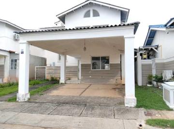 Casa · 160m² · 3 Recámaras · 2 Estacionamientos · Vendo Casa Duplex en Arraijan Playa Dorada PH Las Olas 3r