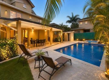 Casa · 380m² · 4 Recámaras · 2 Estacionamientos · Casa en Embassy Gardens con Piscina en Clayton 4 Rec 550 m²