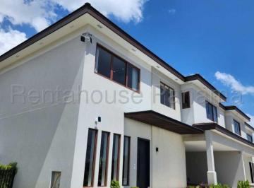 Casa de 4 habitaciones, Panamá · Venta de Casa en Santa Maria