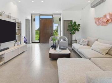 Casa de 2 habitaciones, Antón · Venta Casa Playa Blanca Rio Hato