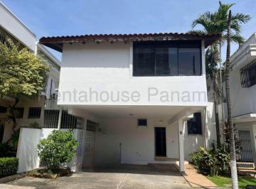 Casa de 3 habitaciones, Panamá · Venta Casa Altos de Golf