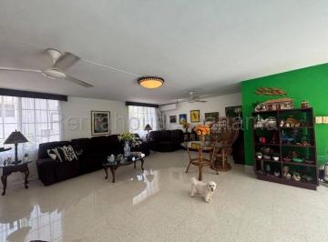 Casa de 3 habitaciones, Panamá · Venta de Casa en Obarrio Casa Nro 400 m