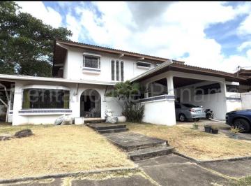 Casa de 4 habitaciones, Panamá · Se Vende Casa en Las Cumbres Zc