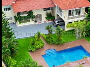 Casa de 4 habitaciones, Panamá · Casa con Lote de 2513 m² con 4 Recámaras en Venta en Altos de Golf