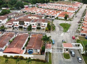 Casa de 3 habitaciones, Arraiján · Venta de Casa en Vista Alegre Abs