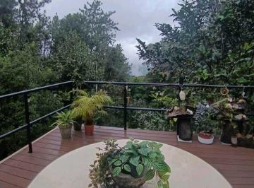 Casa · 350m² · 3 Recámaras · 4 Estacionamientos · Venta Casa Rodeada de Naturaleza en Altos de Cerro Azul Nrr