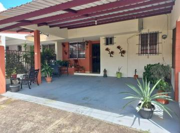 Casa de 3 habitaciones, Panamá · Vista Hermosa| 3rec 2.5baños + Estudio | Casa en Alquiler