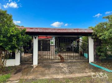 Casa de 3 habitaciones, David · Casa de 3 Recámaras en Venta en David, Chiriquí con Amplia Terraza