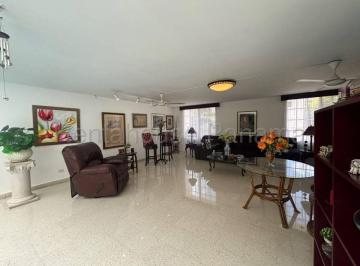 Casa de 3 habitaciones, Panamá · Casa en Venta en Obarrio. 27 - 216.