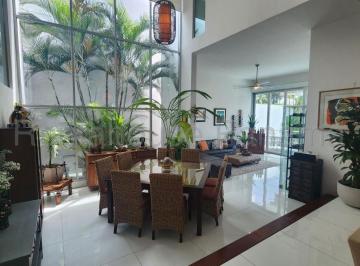 Casa de 4 habitaciones, Panamá · Casa en Venta en Altos del Golf. 27 - 960.