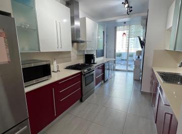 Apartamento Venta de 4 habitaciones · Punta Pacifica Apartamento Remodelado con Piscina y Terraza 904 m²