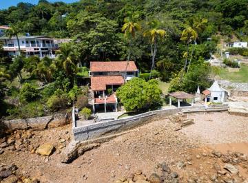 Isla de 2 habitaciones, Taboga · Propiedad en Isla Taboga con 2.056 m² – Oportunidad de Renovación y Desarrollo