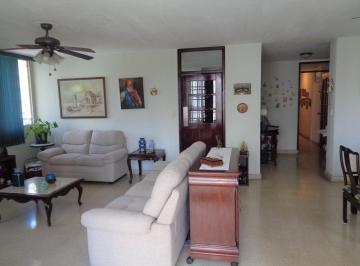 Apartamento de 3 habitaciones, Panamá · Venta en El Cangrejo PH Entremares Apartamento