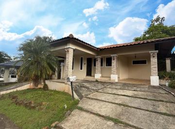 Casa de 2 habitaciones, David · Casa en Alquiler – 2 Habitaciones en Urbanización Lomas de San Carlos, David, Chiriquí