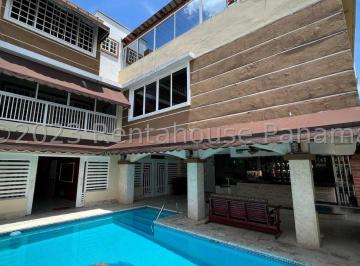 Casa Venta de 5 habitaciones · Venta de Casa en Brisas del Golf