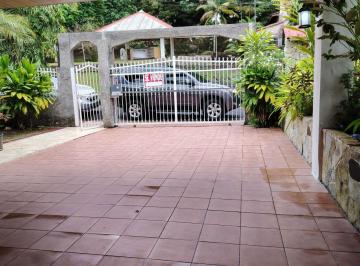 Casa de 3 habitaciones, Panamá · Casa de 1500 m² con 3 Recámaras en Venta en Las Cumbres