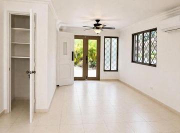 Casa de 3 habitaciones, Panamá · Venta Casa en Albrook
