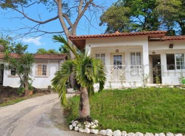 Casa de 3 habitaciones, Panamá · Venta de Espectacular Casa en Refugio de Campo en Sajalices 27*1040 Mfk