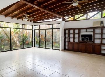 Casa de 3 habitaciones, Panamá · Venta de Casa en Altos del Golf 358 m