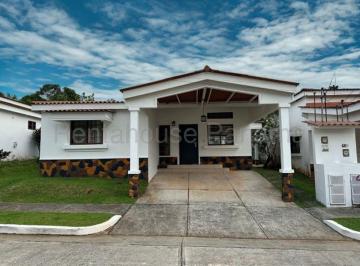 Casa de 3 habitaciones, Arraiján · Hermosa Casa de 250 m² con 3 Recámaras en Venta en Arraiján