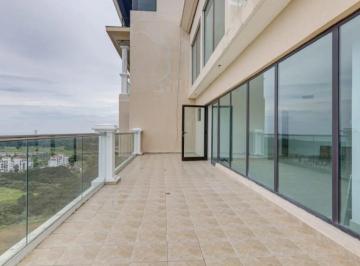 Apartamento · 350m² · 3 Recámaras · 2 Estacionamientos · Venta de Junior Penthouse en PH Las Olas II, San Carlos