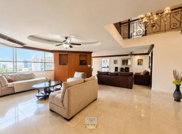 Apartamento · 300m² · 4 Recámaras · 3 Estacionamientos · Apartamento Tipo Penthouse en Venta San Francisco, P. H. Plaza Real. Sd