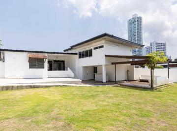 Casa · 360m² · 5 Recámaras · 7 Estacionamientos · Venta Casa Altos del Golf (Kf)