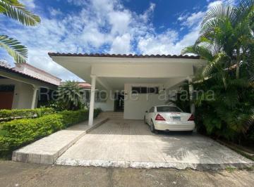Casa de 2 habitaciones, Panamá · Casa en Venta en El Carmen 25 Mm9075