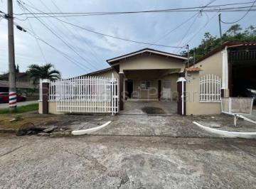 Casa de 3 habitaciones, Arraiján · Casa de 239 m² con 3 Recámaras en Alquiler en Juan Demóstenes Arosemena