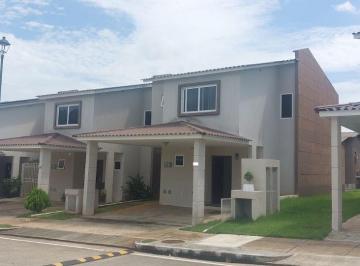 Casa de 3 habitaciones, La Chorrera · Venta de Casa en Costa Verde