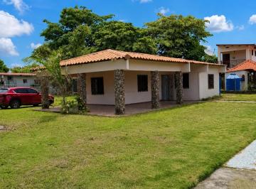 Casa de 2 habitaciones, Chame · Casa con Piscina y Lote de 1,200 m² en Venta en Gorgona, Panamá Oeste