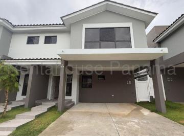 Casa de 3 habitaciones, San Miguelito · Vendo Casa de 190 m² en PH Vallarta, Paseo del Norte 27 - 1099gg