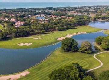 Terreno / Lote , Antón · Lotes a La Orilla del Lago en Venta en Buenaventura, Panamá