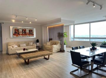 Apartamento de 3 habitaciones, Panamá · Apartamento Totalmente Renovado en Venta | Costa del Este