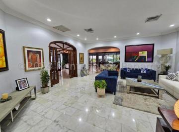 Casa de 4 habitaciones, Panamá · Venta Casa Altos del Golf