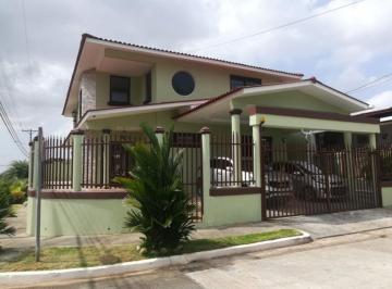 Casa de 5 habitaciones, Panamá · Casa en Venta en Brisas del Golf