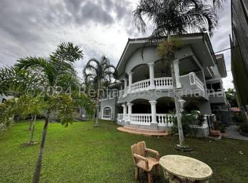 Casa de 4 habitaciones, Panamá · Venta de Casa en Brisas del Golf
