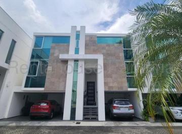 Casa de 4 habitaciones, Panamá · Venta de Casa en Altos del Golf