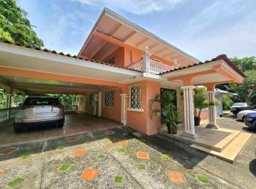 Casa · 350m² · 5 Recámaras · 6 Estacionamientos · Alquiler de Casa Cerca de Albrook y del Canal de Panamá
