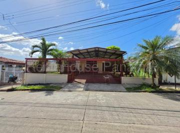 Casa de 4 habitaciones, Panamá · Venta de Casa en Villa Lucre