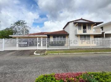 Casa de 3 habitaciones, Panamá · Venta de Casa en Betania