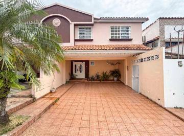 Casa de 3 habitaciones, San Miguelito · Venta de Amplia Casa Rodeada de Áreas Verdes en Residencial Limajo - Altos de Panamá
