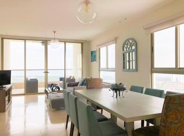Apartamento · 215m² · 3 Recámaras · 2 Estacionamientos · Apartamento en Venta en Santa María - PH Greenview