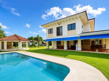Casa · 850m² · 5 Recámaras · 4 Estacionamientos · Casa con Piscina Privada en Alquiler – PH Camino de Cruces - Lh